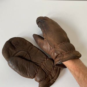 Leather mittens. large